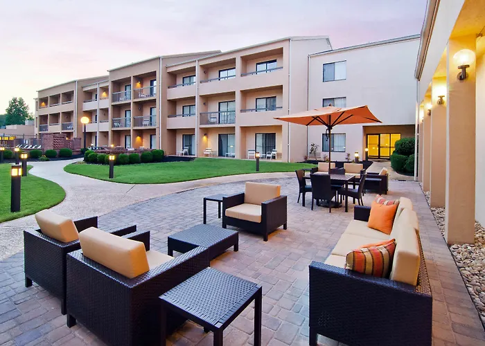 Courtyard By Marriott Huntsville University Drive