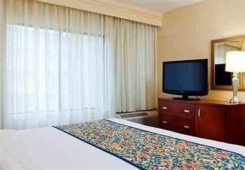 Courtyard By Marriott Drive