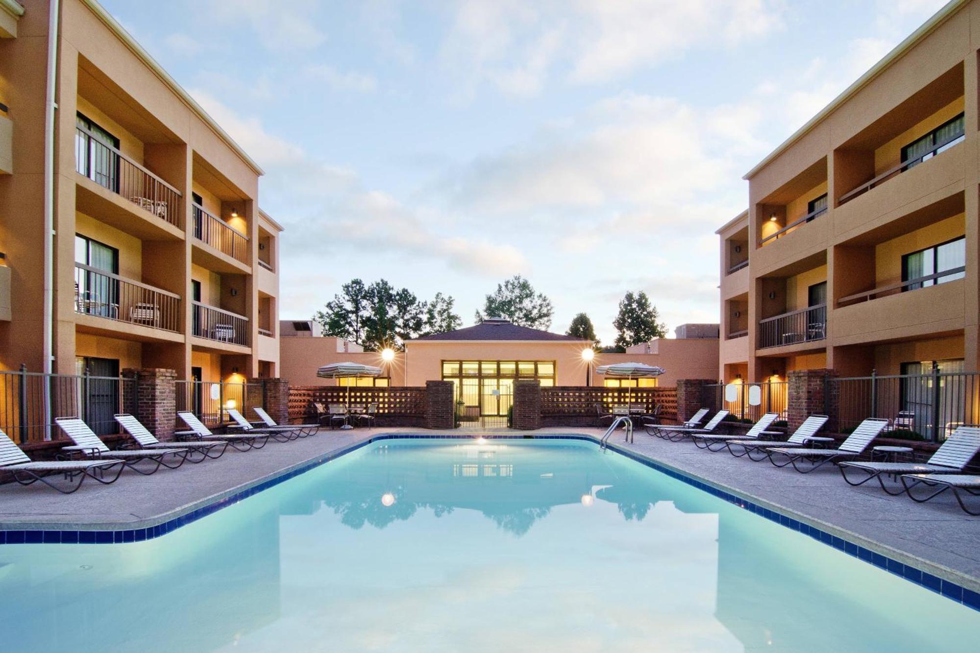 Courtyard By Marriott Drive Hotel 3*